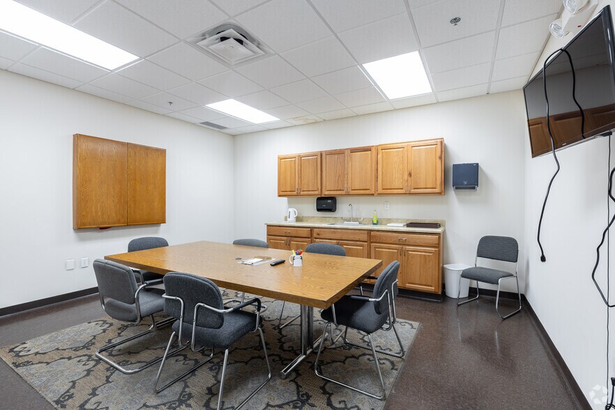 More Photos Of 3650 W Industrial Dr, Louisiana Manufacturing For Sale