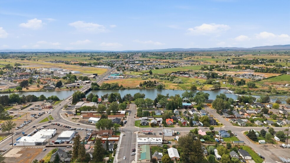 More Photos Of 602 7th St, Prosser Specialty For Sale