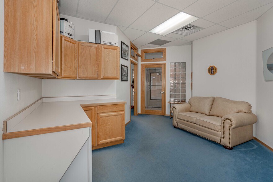 More Photos Of 1371 E Hecla Dr, Louisville Office For Sale