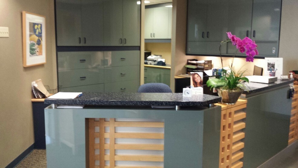 More Photos Of 2755 Lougheed Hwy, Port Coquitlam Unknown For Lease