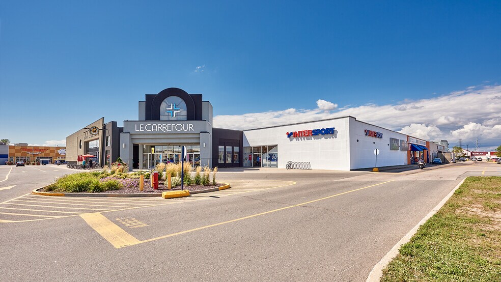 More Photos Of 4520 Boul des Recollets, Trois-Rivières General Retail For Lease