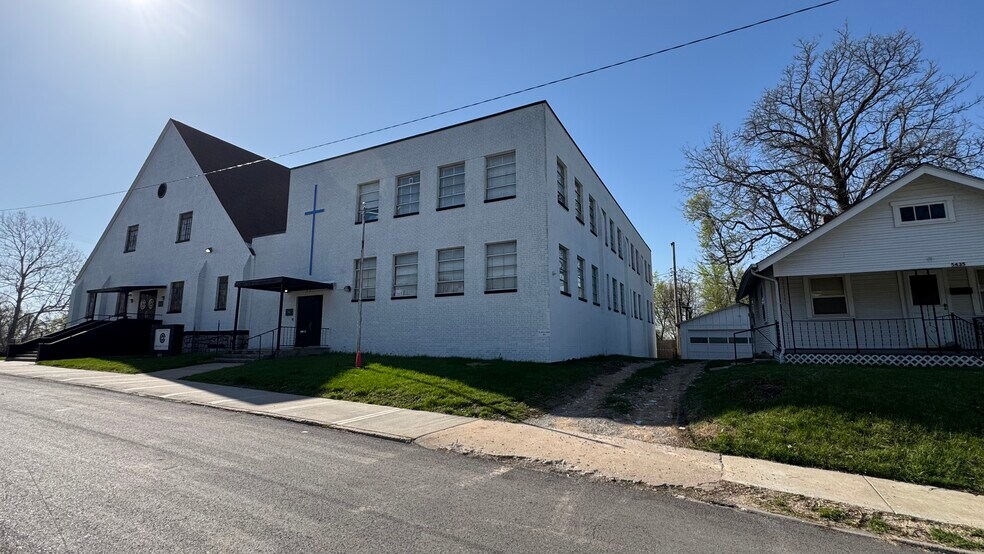 More Photos Of 5445 E 29th St, Kansas City Religious Facility For Sale