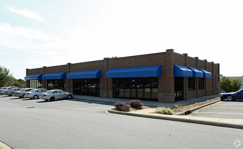 More Photos Of 3220 Springs Rd NE, Hickory Unknown For Lease