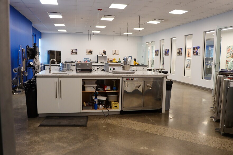 More Photos Of 85 River Rock Dr, Buffalo Office For Lease