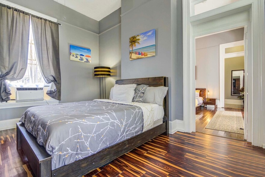 More Photos Of 1502 Market St, Galveston Hospitality For Sale