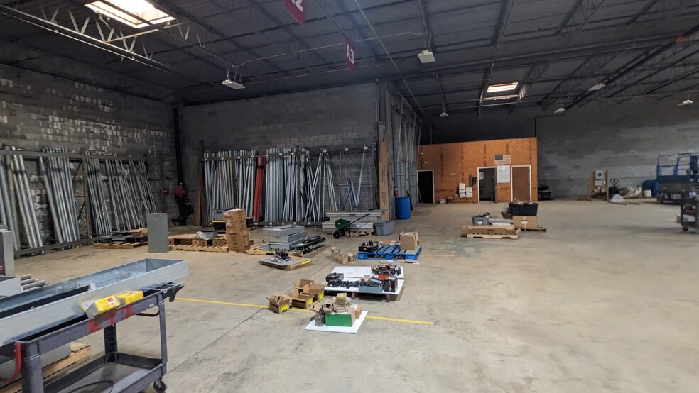 More Photos Of 2105 Maple Ave, Burlington Warehouse For Lease
