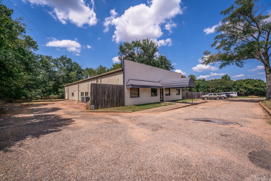 More Photos Of 1809 Alpine Rd, Longview Office For Sale