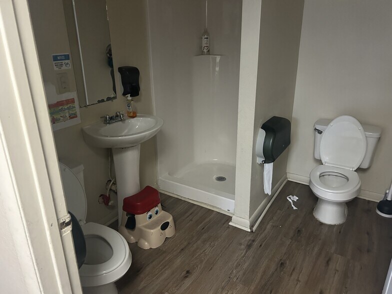 More Photos Of 1210 Saint Johns Ave, Palatka Office For Sale