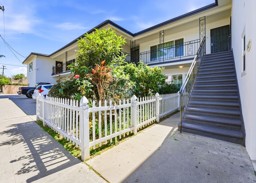 More Photos Of 1027 N Parton St, Santa Ana Apartments For Sale