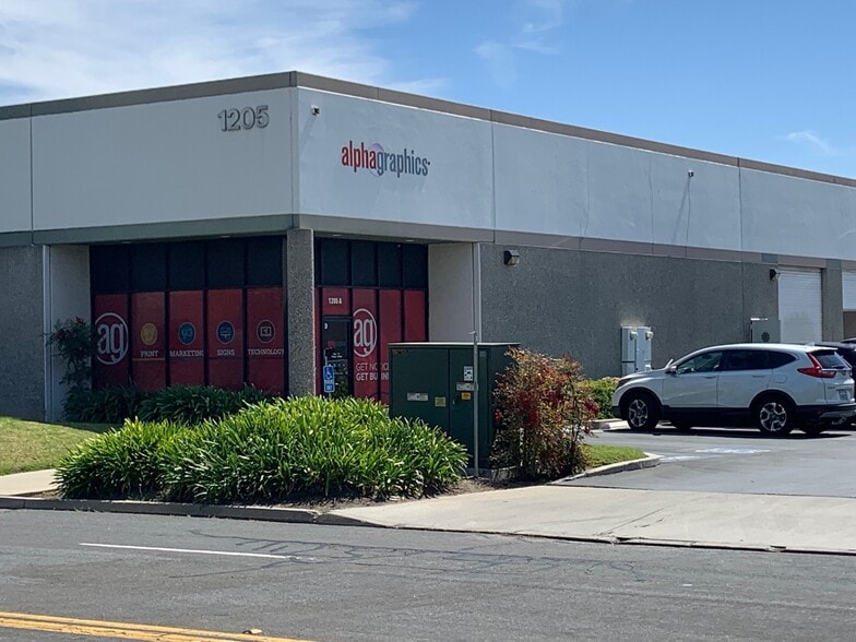More Photos Of 1205 Linda Vista Dr, San Marcos Warehouse For Lease