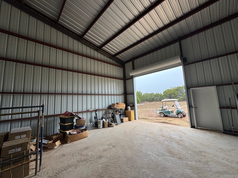 More Photos Of 1851 County Road 280, Leander Warehouse For Lease