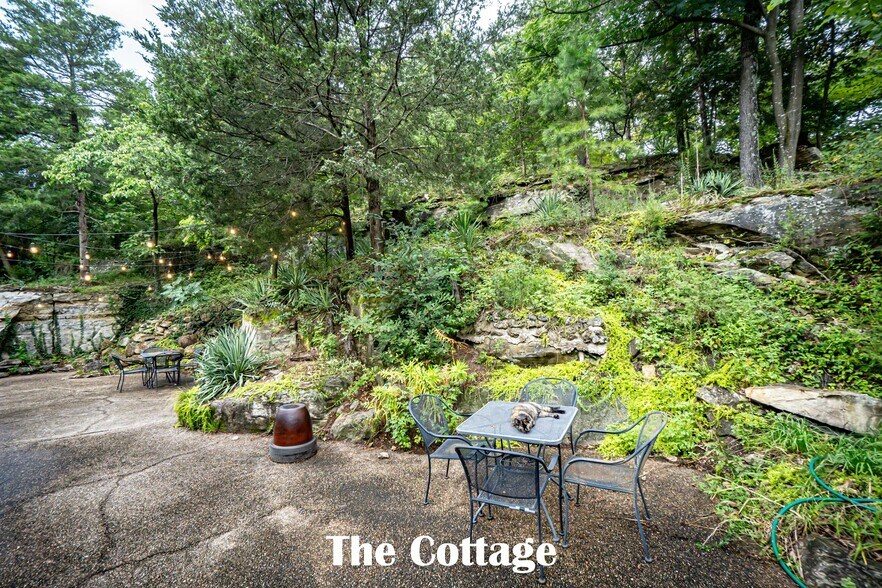 More Photos Of 1185 Highway H Hwy, Hermann Hospitality For Sale