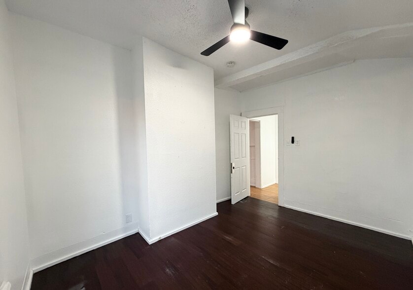 More Photos Of 324 N Orange St, New Smyrna Beach Multifamily For Sale