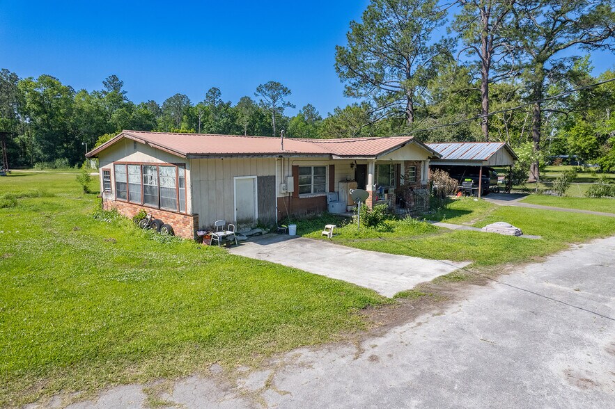 More Photos Of 2856 NE 187th St, Starke Manufacturing For Sale