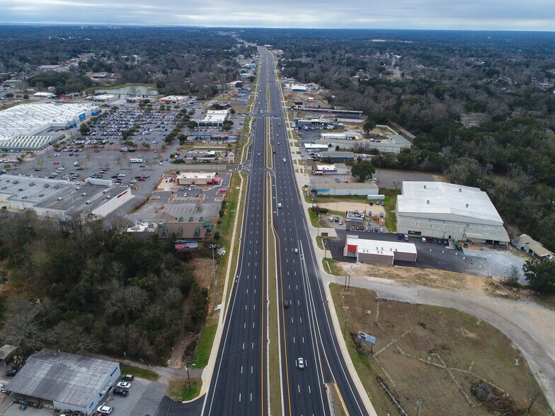 More Photos Of 8969 Pensacola Blvd, Pensacola Auto Repair For Sale