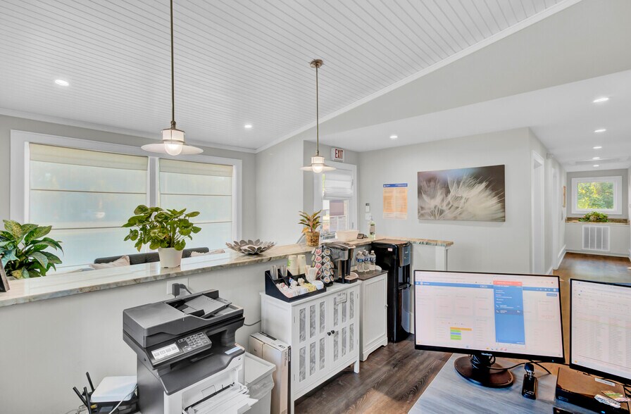 More Photos Of 314 W 4th North St, Summerville Office For Sale