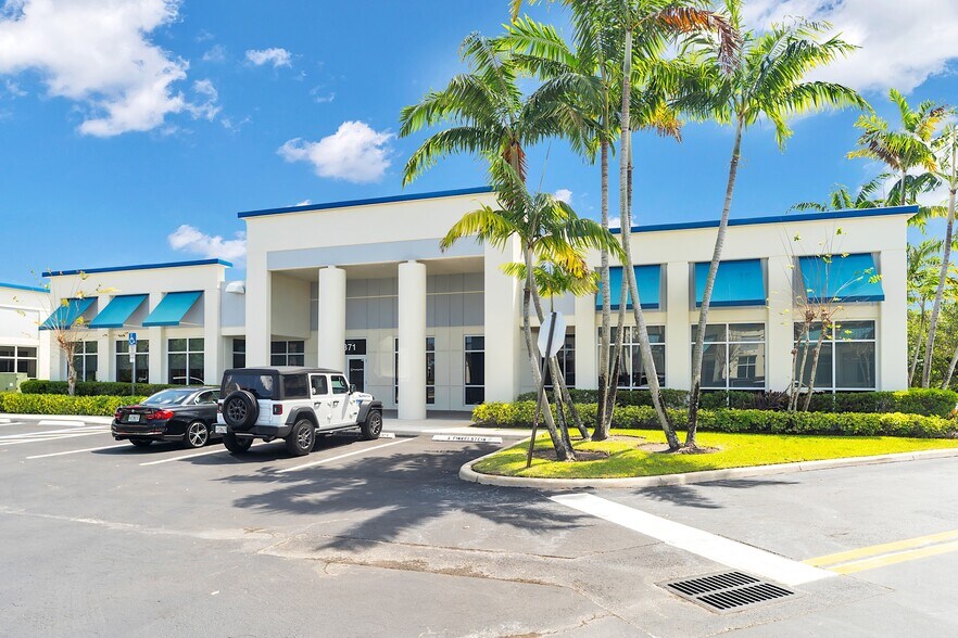 More Photos Of 1371 Sawgrass Corporate Pky, Sunrise Office For Sale