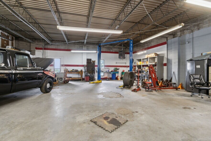 More Photos Of 1875 Airport Industrial Park Dr, Marietta Industrial For Sale