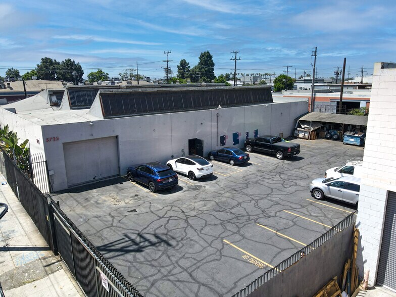 More Photos Of 5725 S San Pedro St, Los Angeles Warehouse For Sale