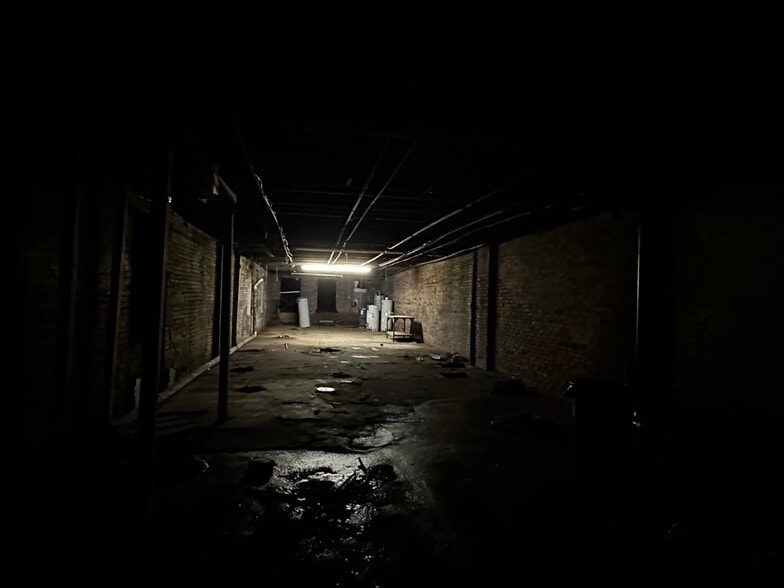 More Photos Of 67-11 Fresh Pond Rd, Ridgewood Storefront Retail Residential For Lease