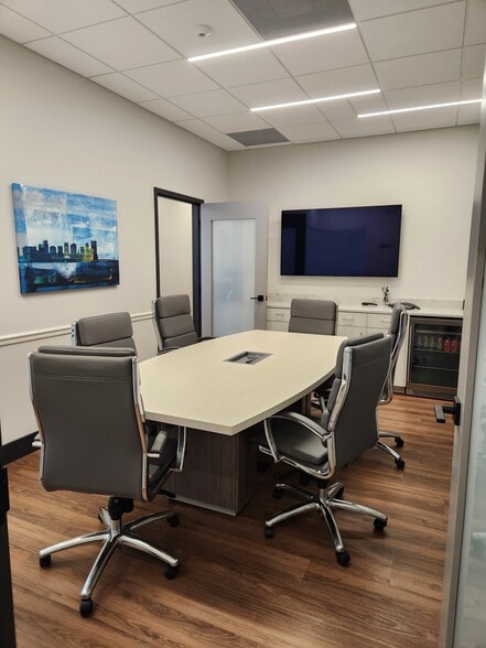 More Photos Of 2600 E Robinson St, Orlando Office For Lease