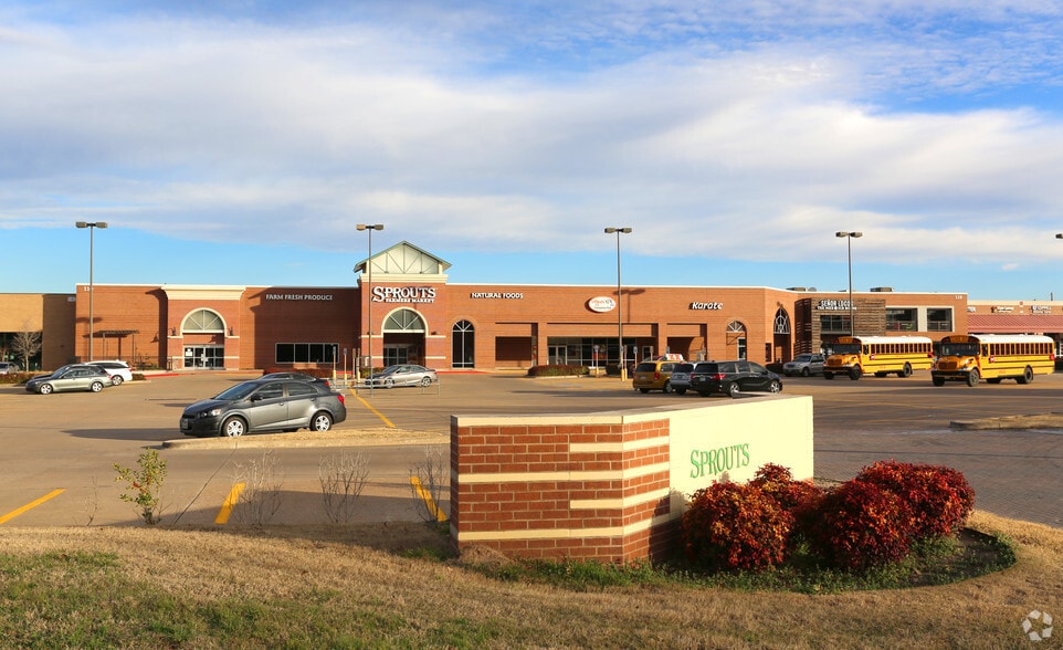 More Photos Of 110 W Sandy Lake Rd, Coppell Unknown For Lease