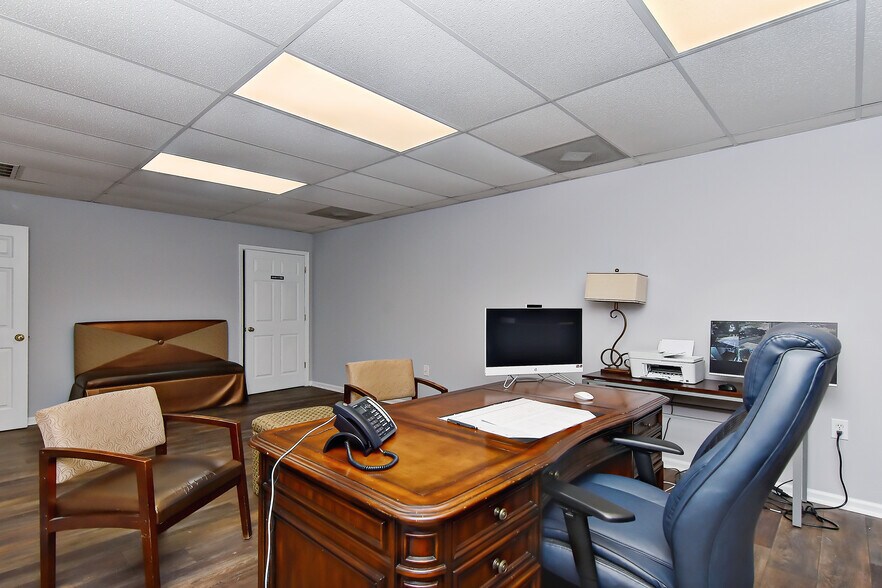 More Photos Of 1600 N Main St, Kannapolis Showroom For Sale