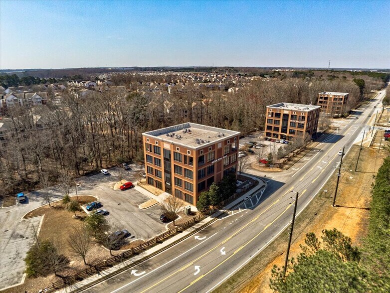 More Photos Of 2030 Avalon Pky, McDonough Office For Sale