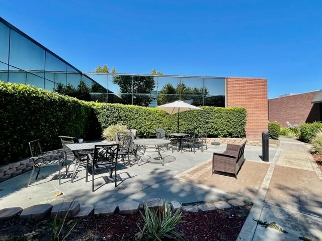 More Photos Of 4611 Teller Ave, Newport Beach Medical For Lease