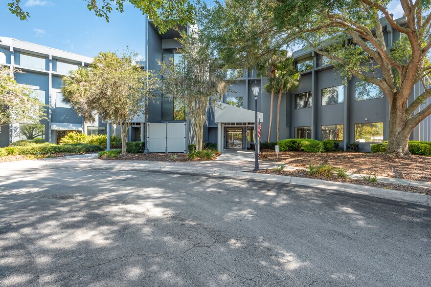 More Photos Of 7825 Baymeadows Way, Jacksonville Office For Sale