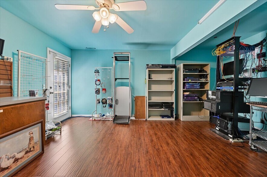 More Photos Of 4940 E 73rd St, Tulsa Office For Sale