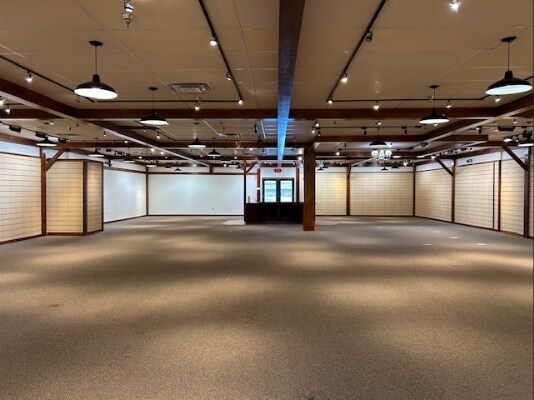 More Photos Of 8740 Montgomery Rd, Cincinnati Unknown For Lease