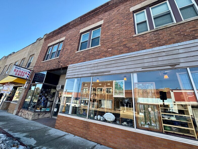 More Photos Of 3213 Washington Ave, Racine Storefront Retail Residential For Sale
