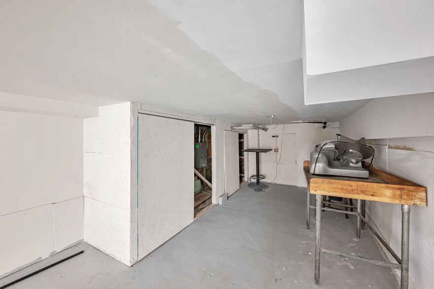 More Photos Of 408-412 Cortland Ave, San Francisco Storefront Retail Residential For Lease