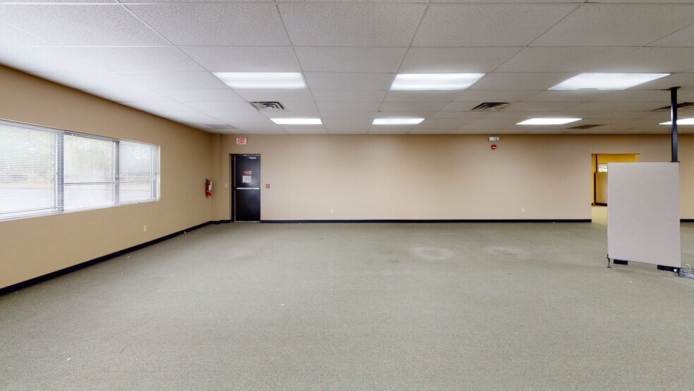 More Photos Of 950 Starvue Dr NW, Cleveland Office For Sale