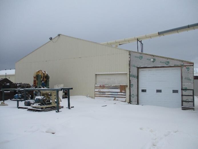 More Photos Of 28 Rue Joseph-Gagnon, Saint-Jean-Port-Joli Manufacturing For Sale