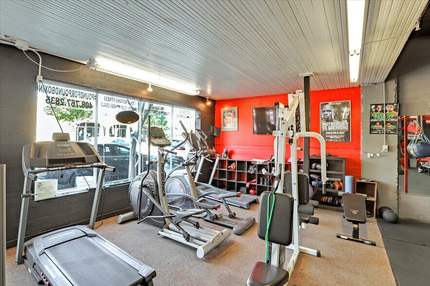 More Photos Of 7648 Monterey St, Gilroy Storefront For Sale