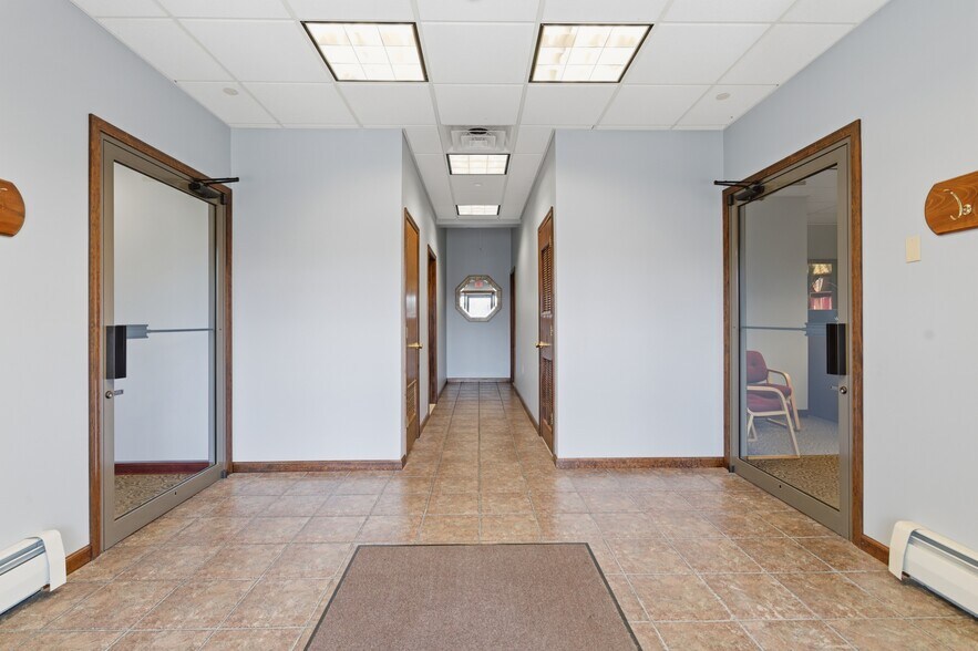 More Photos Of 33 Century Hill Dr, Latham Office For Sale