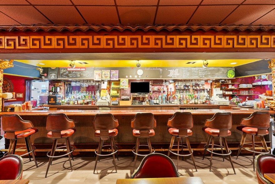 More Photos Of 9 S 1st St, Yakima Restaurant For Sale