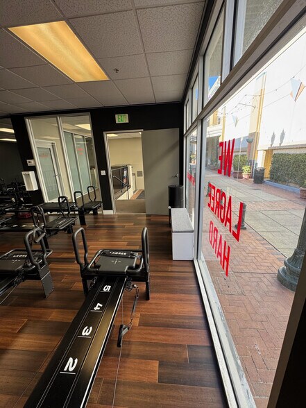 More Photos Of 250 Main St, San Mateo General Retail For Lease