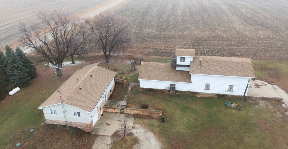 More Photos Of 17069 400th St, Leland Contractor Storage Yard For Sale