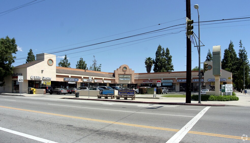 More Photos Of 7606 Fallbrook Ave, Canoga Park Unknown For Lease