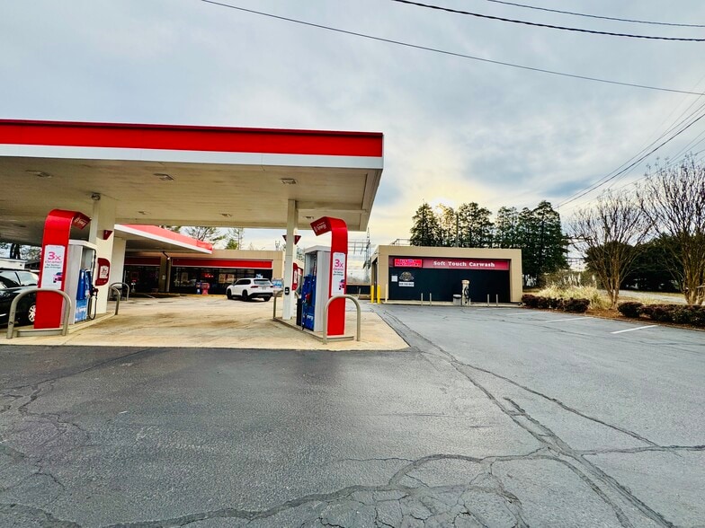 Primary Photo Of 1025 Burkemont Ave ave, Morganton Convenience Store For Lease