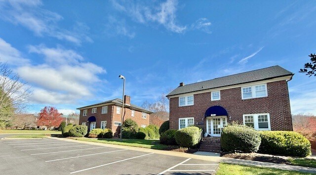 More Photos Of 85 Peachtree Rd, Asheville Office For Sale