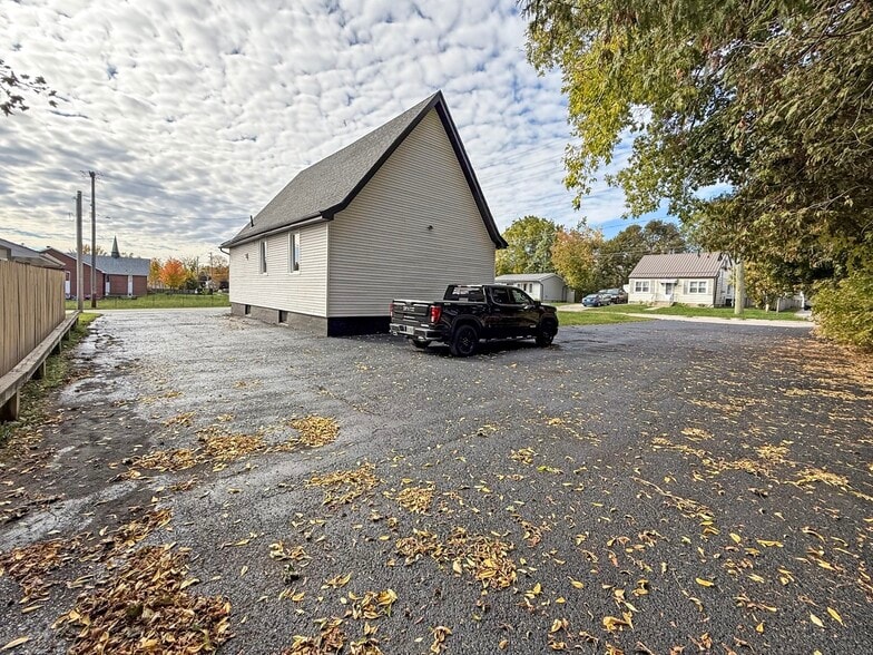 More Photos Of 364 Regent St, Orillia Religious Facility For Sale