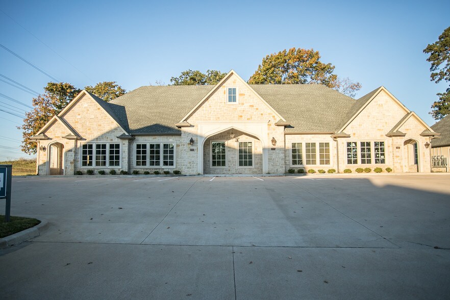 More Photos Of 6115 New Copeland Rd, Tyler Office For Lease