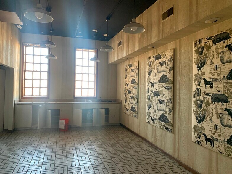 More Photos Of 2450 W Hubbard St, Chicago Distribution For Lease