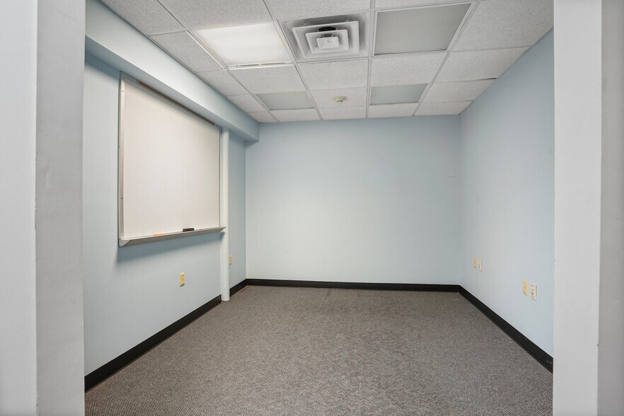More Photos Of 47 Purdy St, Harrison Medical For Lease