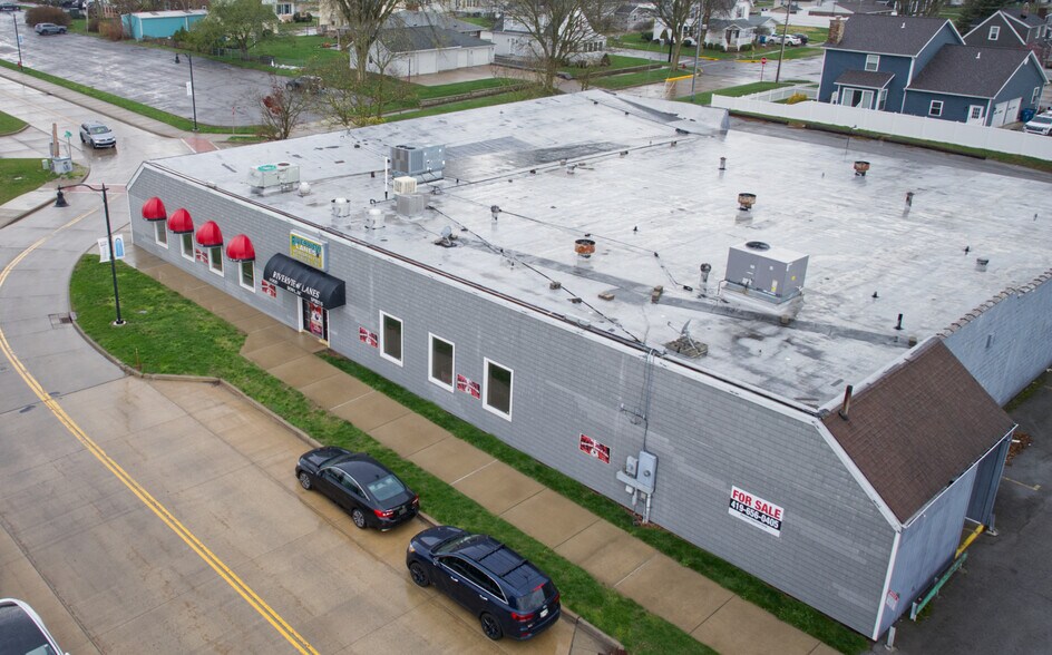 More Photos Of 125 Main St, Huron Bowling Alley For Sale