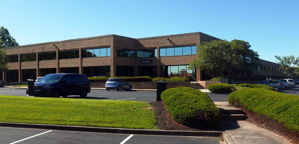 More Photos Of 11003 Bluegrass Pky, Louisville Flex For Lease